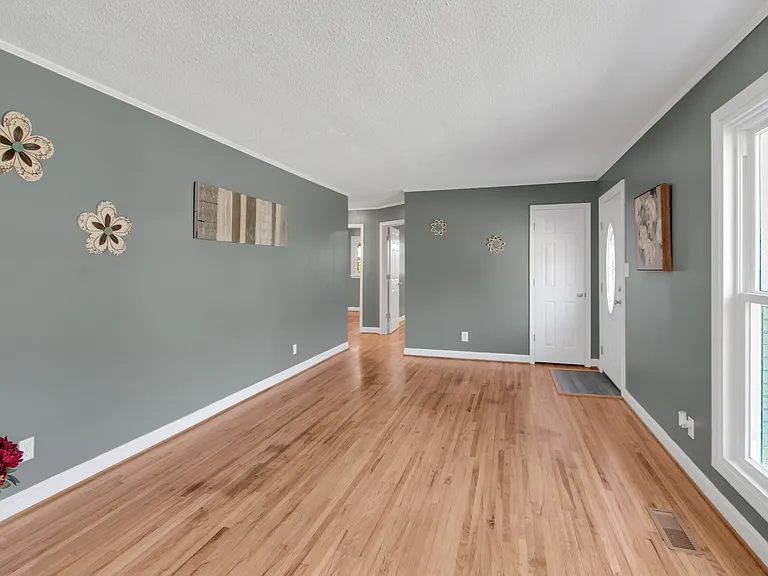 134 Hamilton St — Photo 16