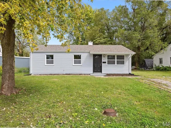 21 Saint Gregory Dr, Cahokia, IL 62206