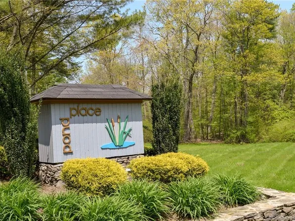 5 Clover Court, Avon, CT 06001