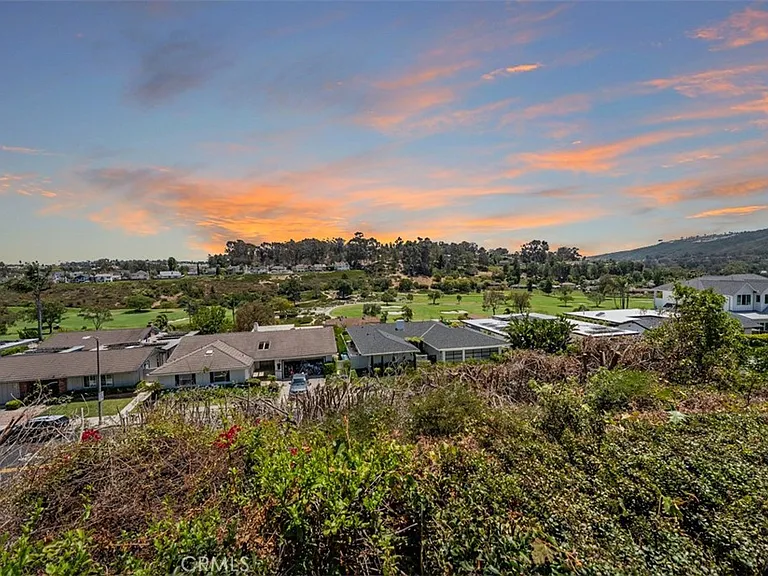 23932 Flores Ave — Photo 4