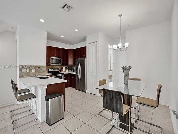 3rd image of 11521 SW 13th Ct