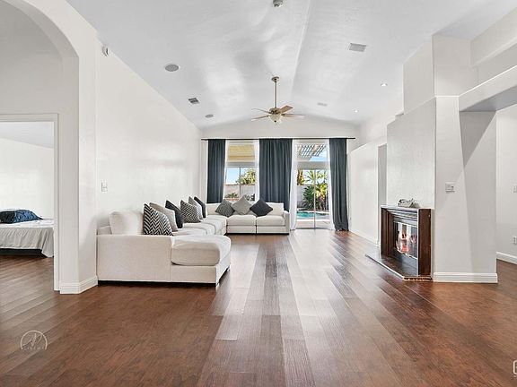 4th image of 10214 Crandon Park Dr