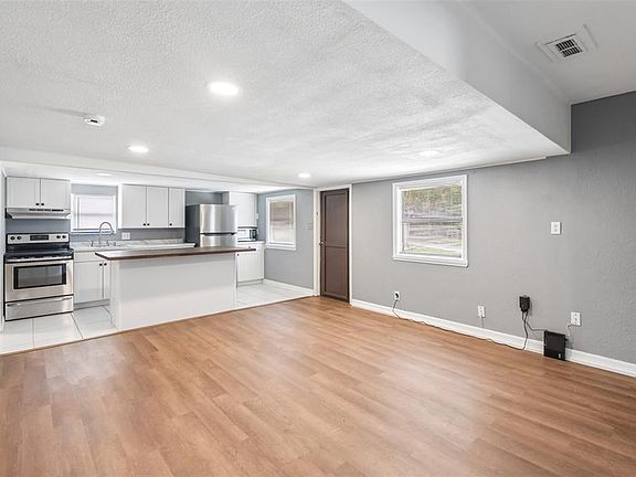 3rd image of 37732 Cecil Ln