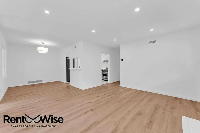 110 Cuesta Dr — Photo 6