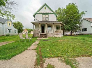 715 1st St SW, Clarion, IA 50525