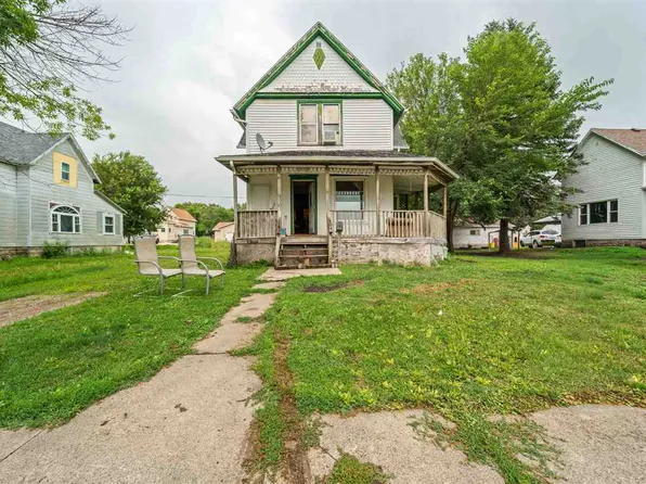 715 1st St SW, Clarion, IA 50525