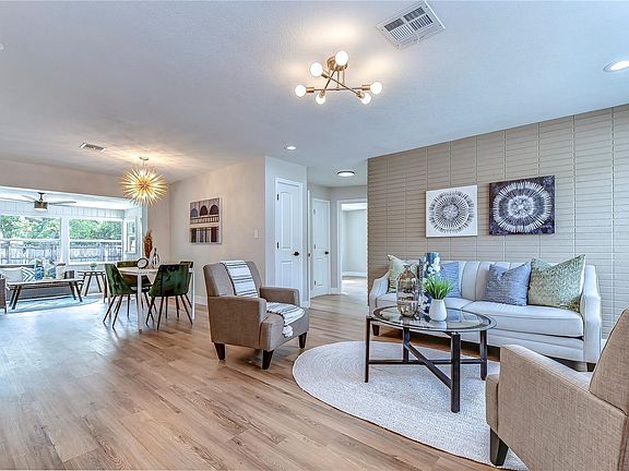 4th image of 2167A Poinciana Ter
