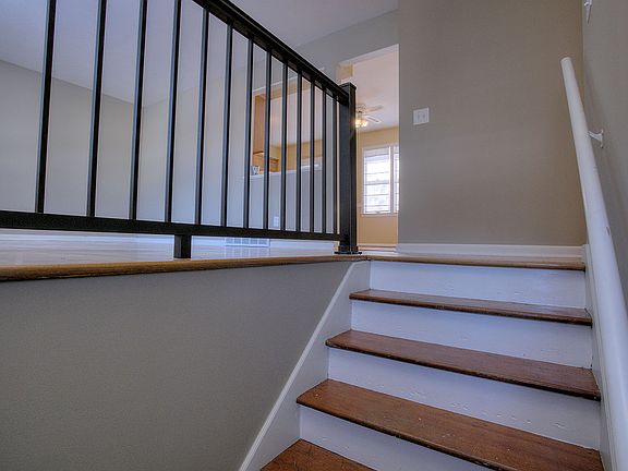 5th image of 11009 Leavenworth St