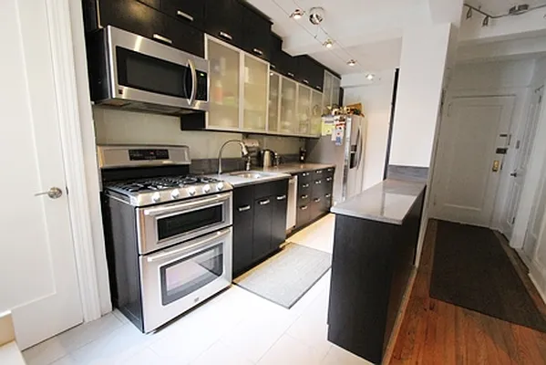 Rented by Maison International | media 11