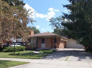 17372 Collinson Ave, Eastpointe, MI 48021