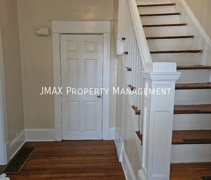 333 Harrison Ave NW — Photo 3