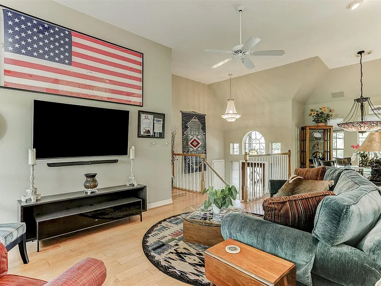 1706 Country Squire Dr — Photo 8