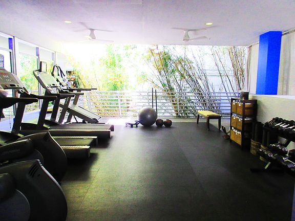 5th image of 1437 Collins Ave #224