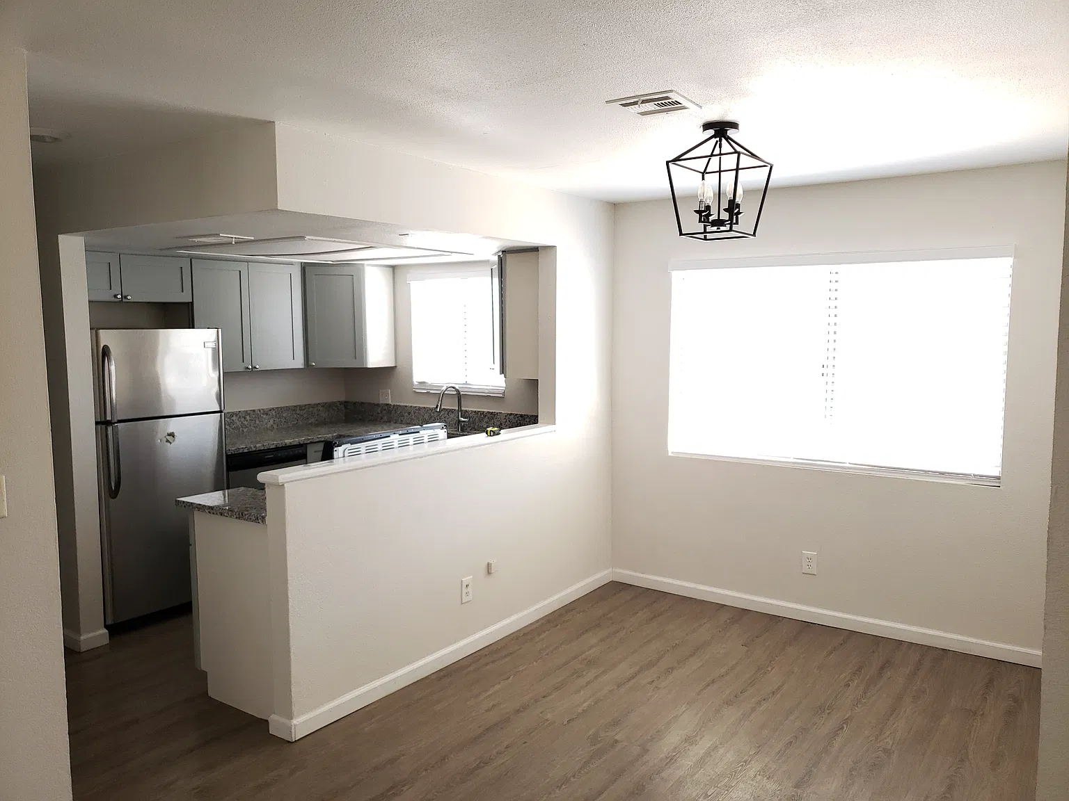 2 bed, 994 sqft, $1,475 — Photo 1
