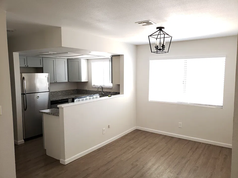 2229 N Jones Blvd #4