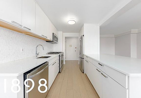 3rd image of 120 W 97th St APT 9L