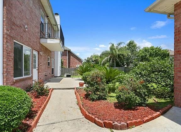 4th image of 3817 Lake Huron Dr