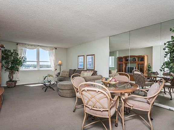5th image of 2616 Cove Cay Dr Unit 906