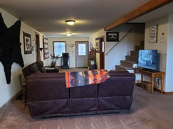 3rd image of 680 Pleasant Valley Rd