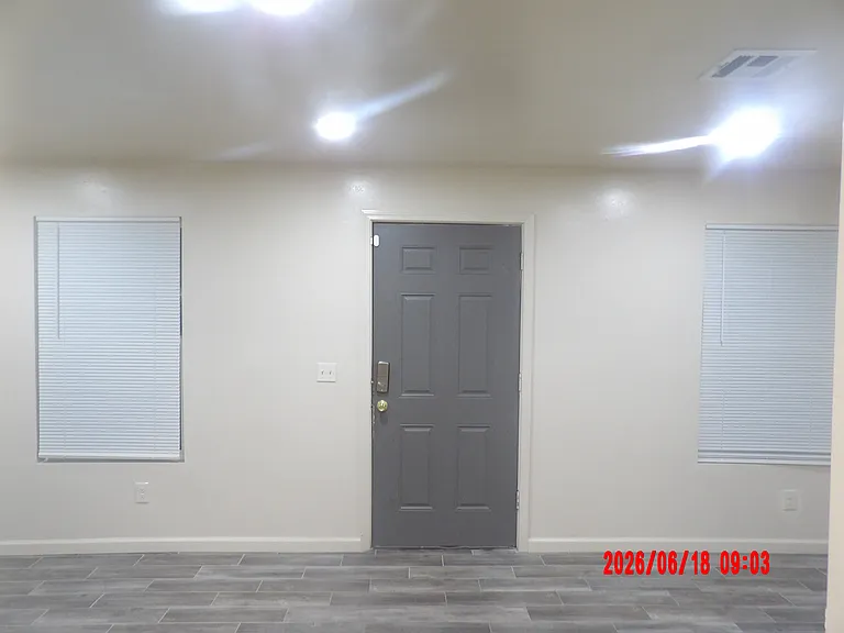 1716 N Jordan Ave — Photo 3