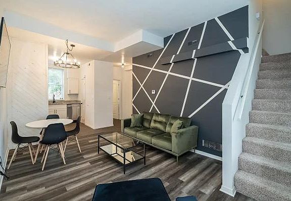 2nd image of 1907 Congress St #1