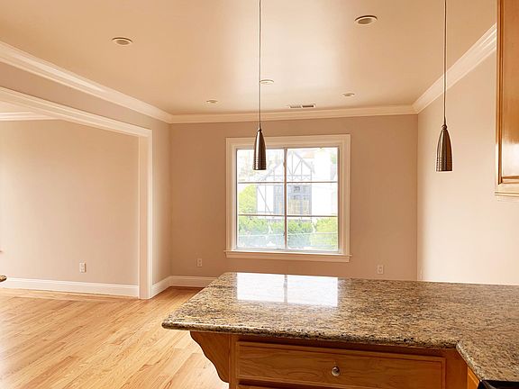5th image of 1901-1903 18th Ave Floor 3