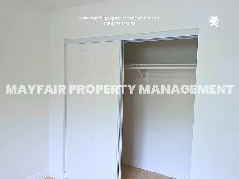 5621 SW 36th Ct #203 — Photo 5