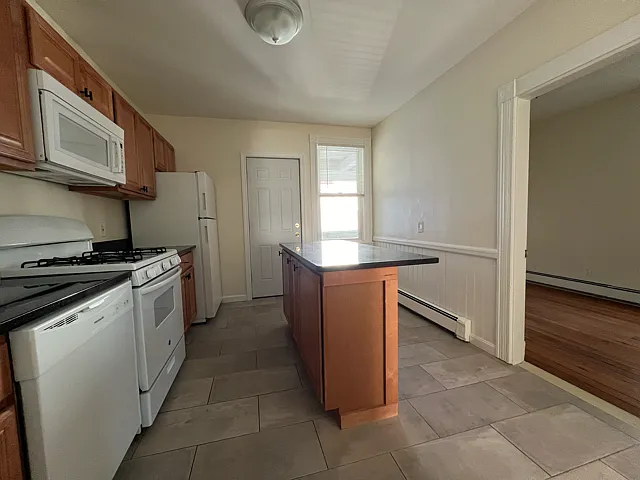 Building Photo - 259 Beacon St #1