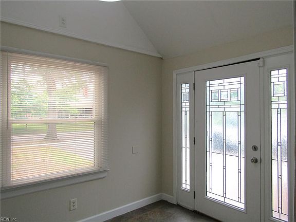 3rd image of 111 S Ridgeley Rd