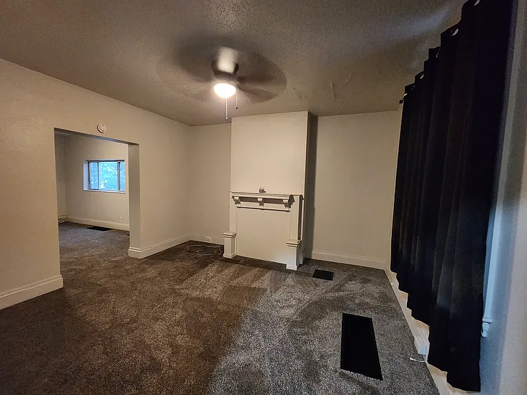 210 Radcliffe St — Photo 2