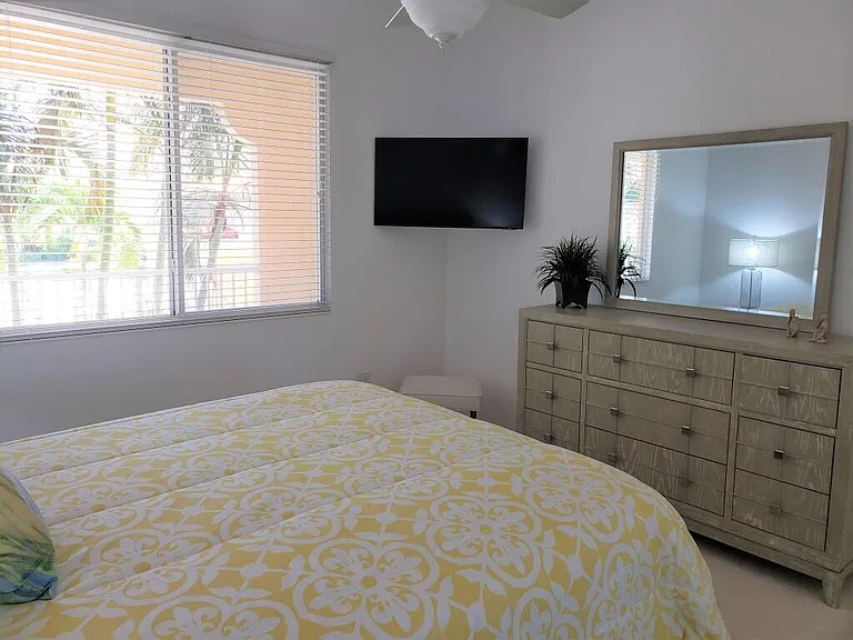 10 Harbour Isle Dr E #204 — Photo 21