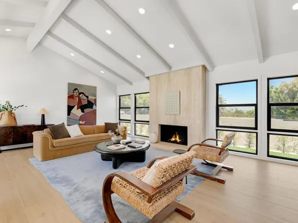 8838 La Jolla Scenic Dr N, La Jolla, CA 92037