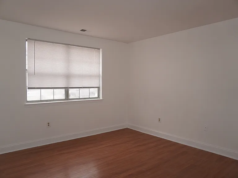 4320 Monroe St — Photo 17