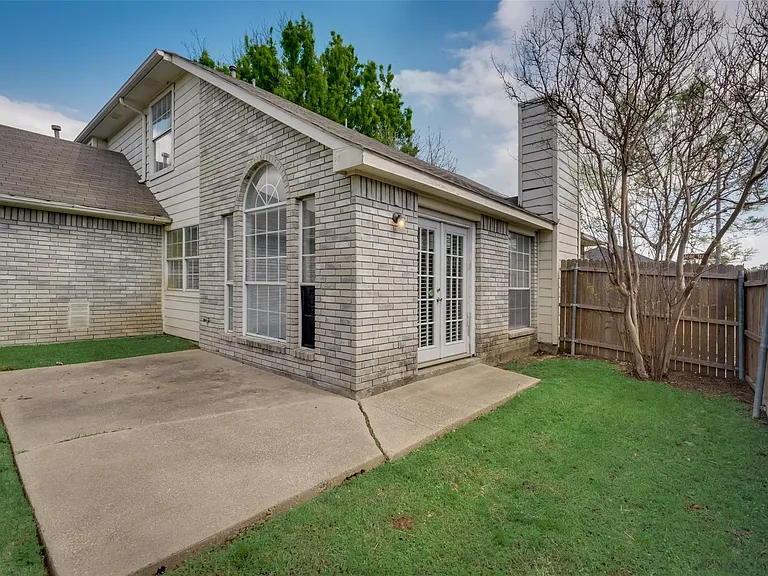 908 Stone Trail Dr — Photo 23