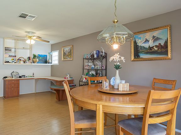 Built in desk and shelving