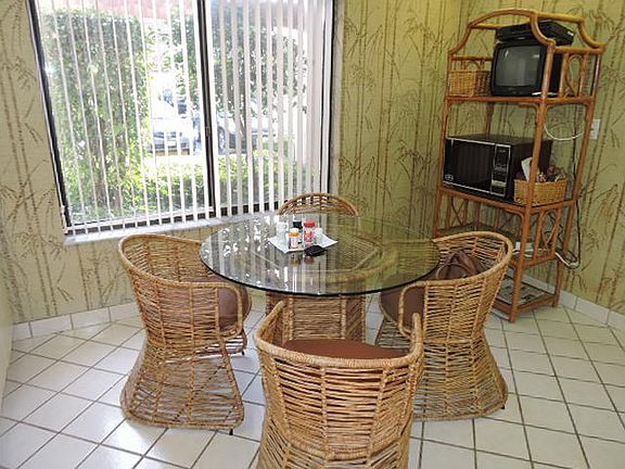 4th image of 5645 Fairway Park Dr APT 103