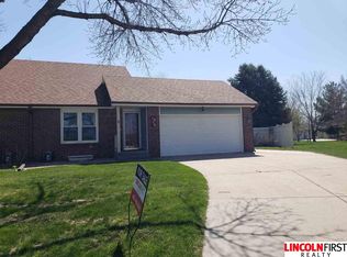 1030 Daybreak Cir, Lincoln, NE 68505
