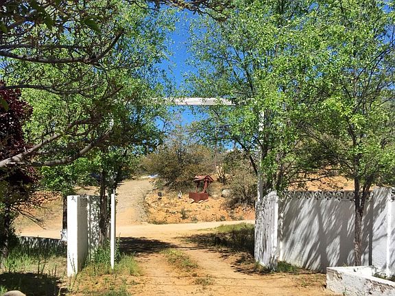 4th image of 1839 W Idylwild Hl
