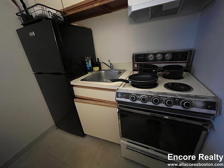 833 Beacon St #205 — Photo 8