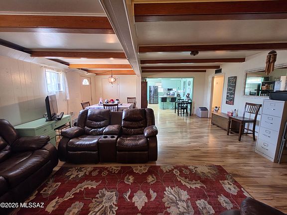 5th image of 165 N Park Ln