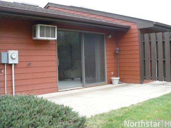 3rd image of 830 Cedar Ct #7D