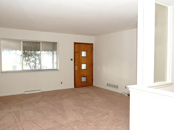 3rd image of 213 & 215 Kenwood Ave