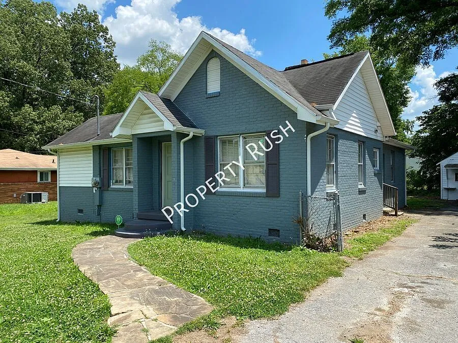 112 N Lovell Ave. - Charming 3 bed/2 bath home in Chattanooga! $1,695/mo. — Photo 4