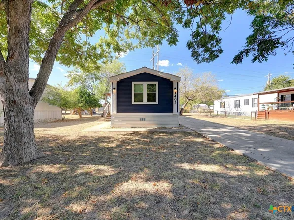 1403 Harper Dr, San Marcos, TX 78666