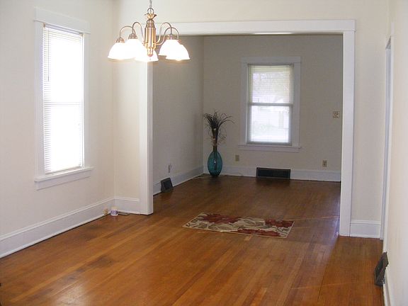 4th image of 26 Van Buren Ave