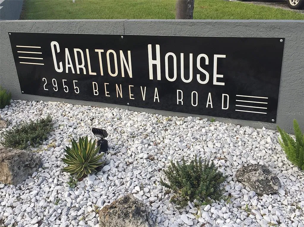 2 bed, 1.0 bath, 782 sqft, $1,600 — Photo 3