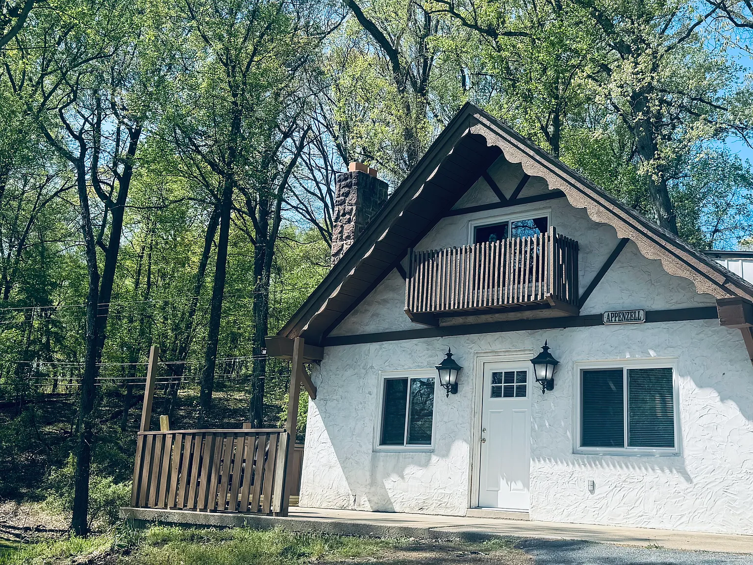889 Rhue Haus Ln — Photo 1