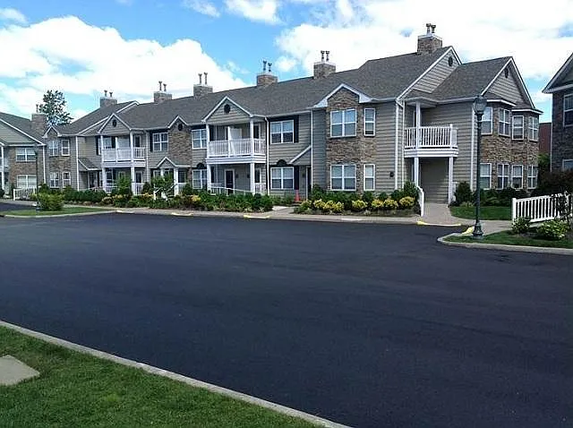 Fairfield Knolls At West Sayville — Photo 3