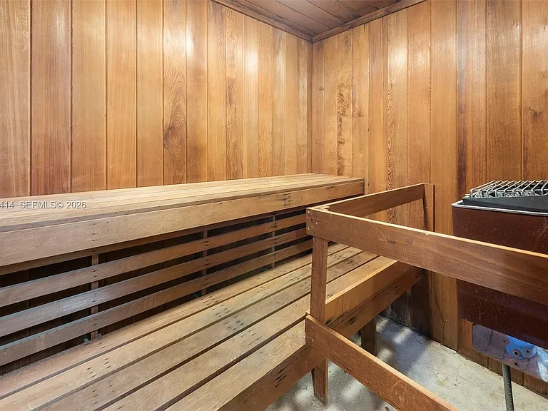 2575 S Bayshore Dr #11B — Photo 34