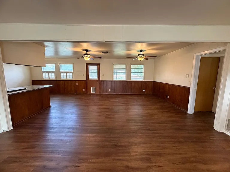 3403 Colony Dr — Photo 5